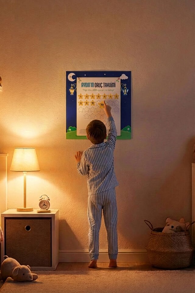 Kişiye Özel Oruç Takvimi – Mıknatıslı Yıldızlı Ramazan Çocuk Takvimi Panosu Erkek - 40x40
