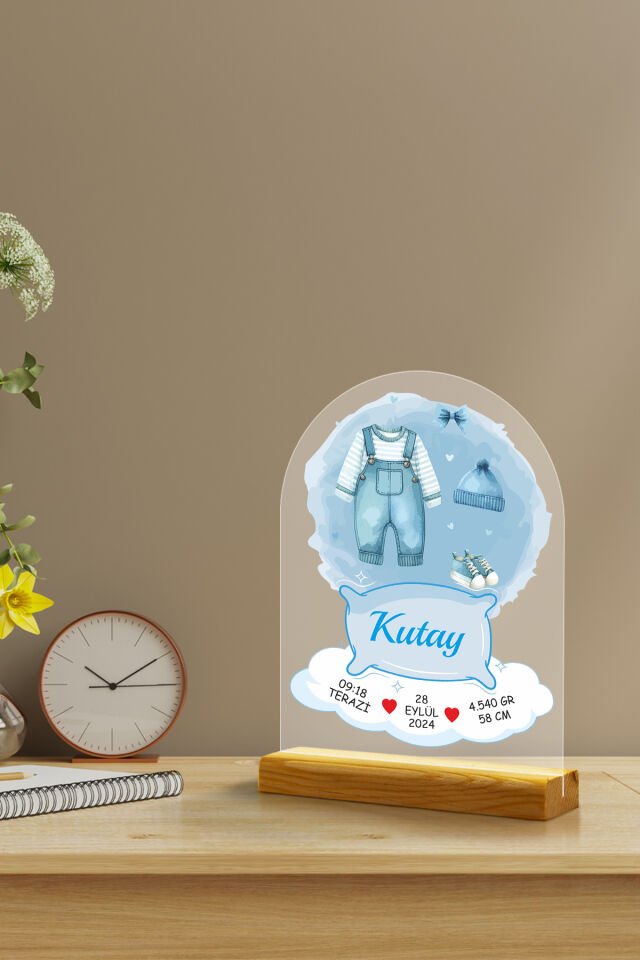 Kişiye Özel Pleksi Bebek Doğum Bilgileri Tablosu – Özel Tasarım Kıyafetli Bebek Model